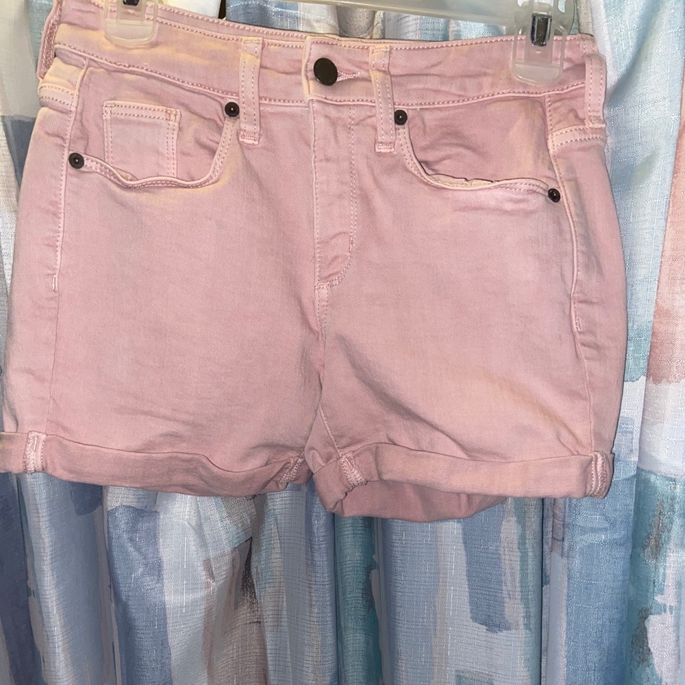 pink shorts